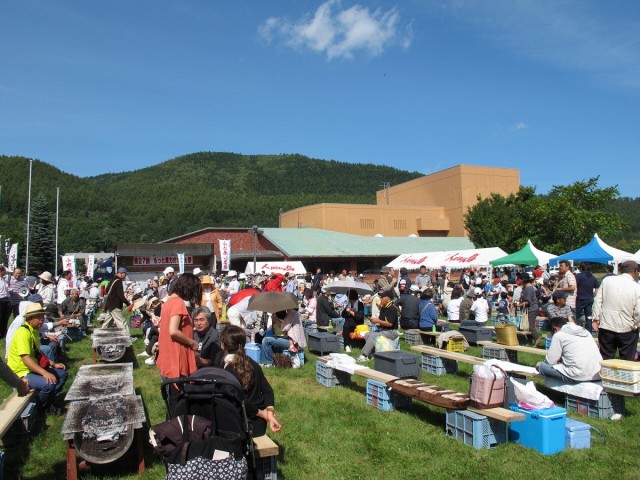 もっと馬力だすべぇ祭会場の様子