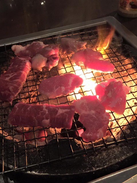 炭火焼きの様子