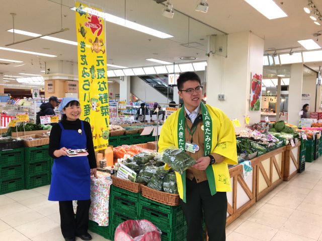 店頭試食の様子