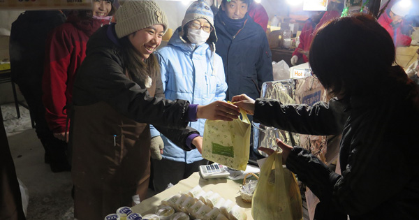 るべしべ白花豆くらぶが地場産「白花豆」をPR！ 手作りスイーツやフリットを販売