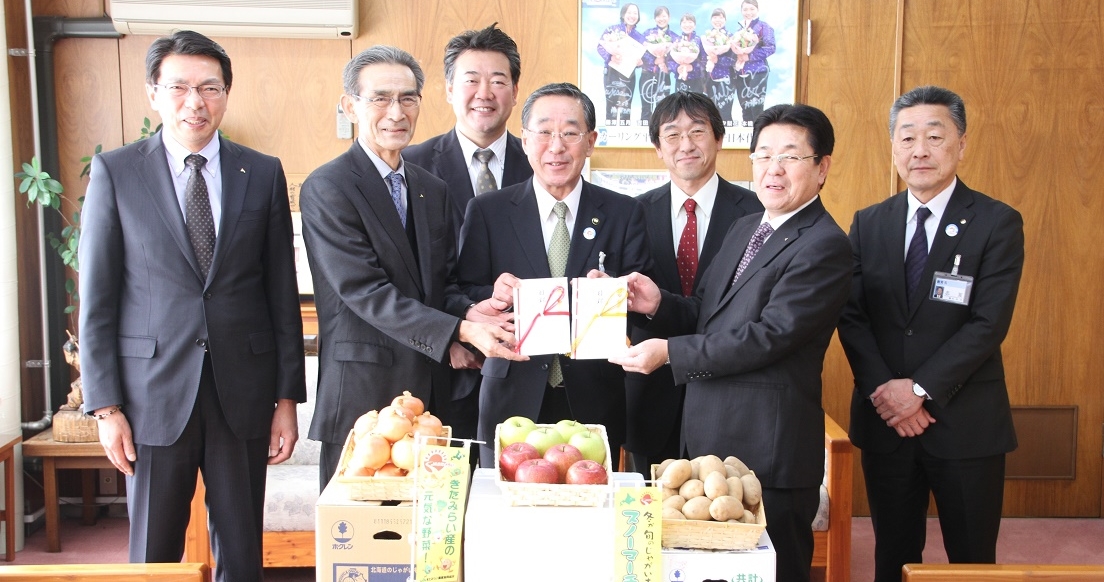 【食農教育活動】きたみらい地域の保育園、小・中学校に玉ねぎ、じゃがいも、りんごを贈呈しました