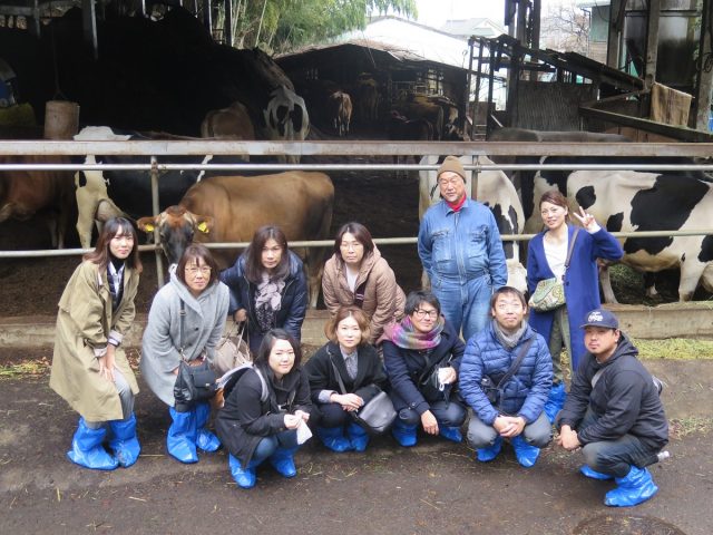 三組織合同視察研修の様子1