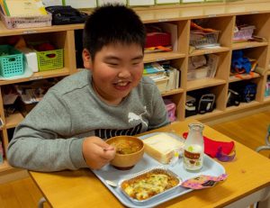 置戸小学校給食の様子5