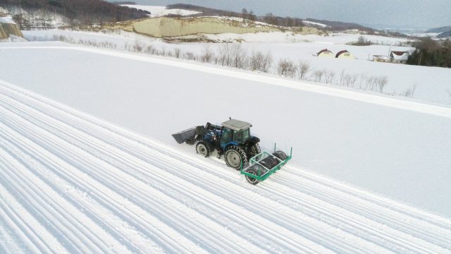 雪踏み作業の様子2