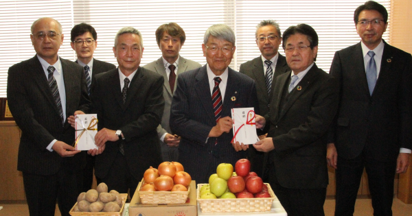 地域の子どもたちへ給食食材や教材を贈りました！